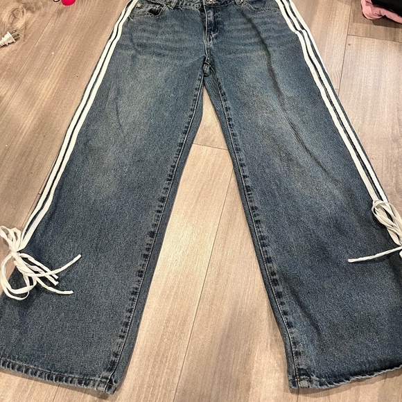 edikted baggy jeans - Picture 1 of 5